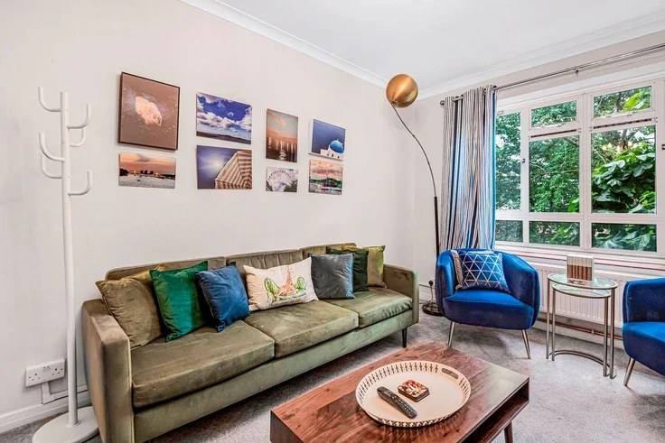 Flat Battersea Park Road in Greater London