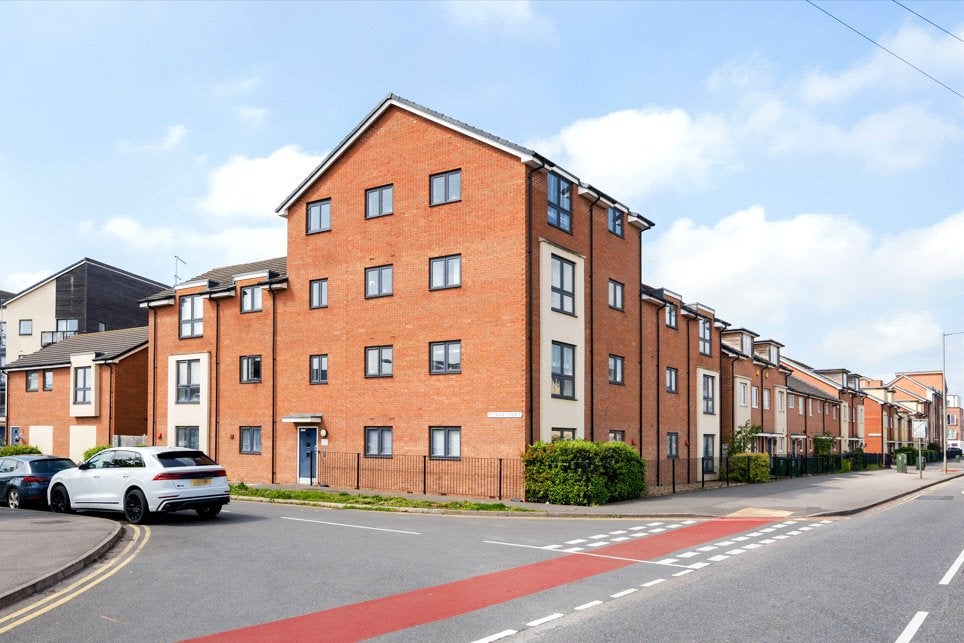 Flat Putman Street in Aylesbury