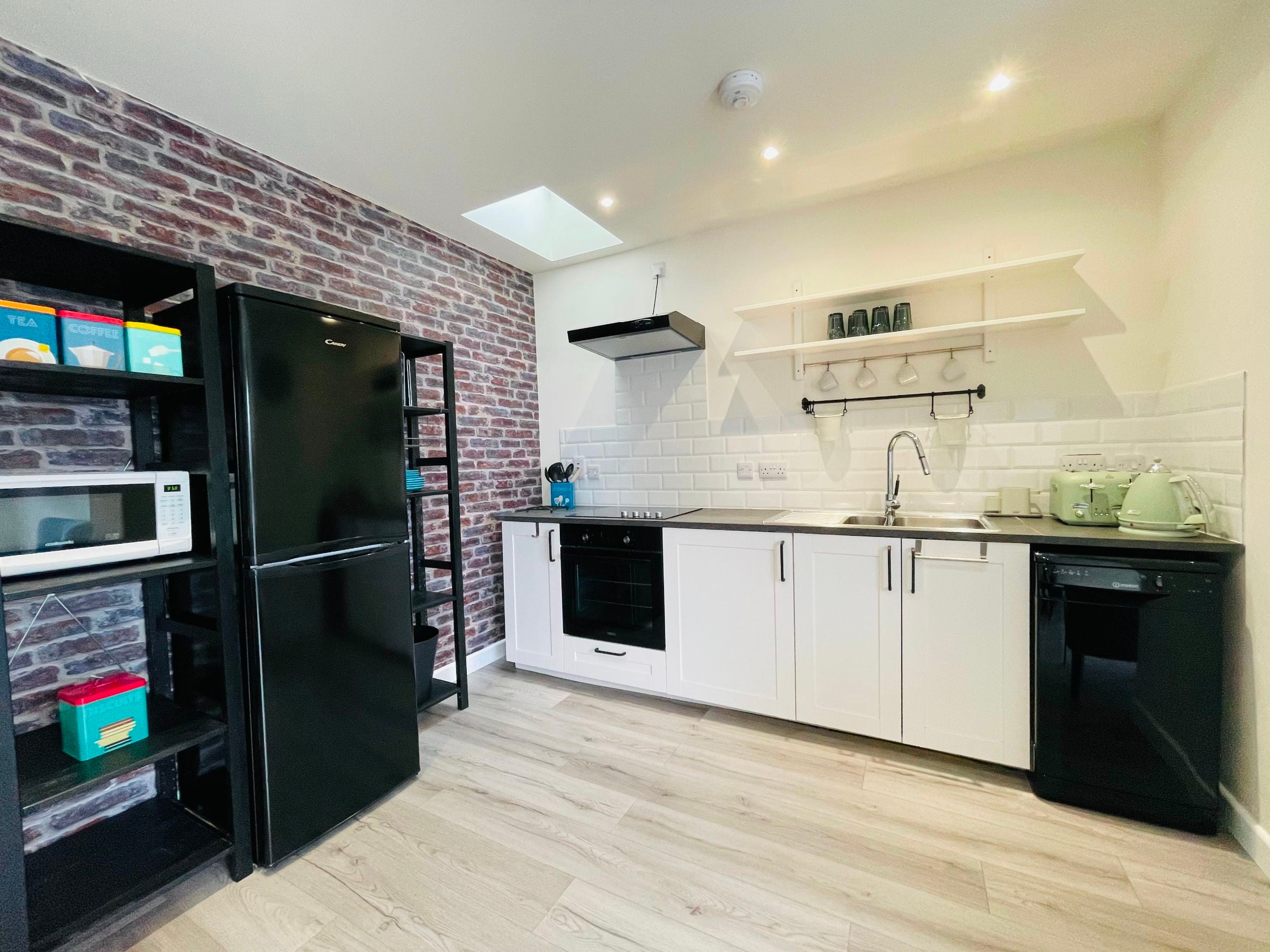 Flat Hendon Way in Greater London