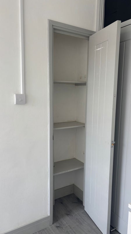 Room Montclare Street in Greater London