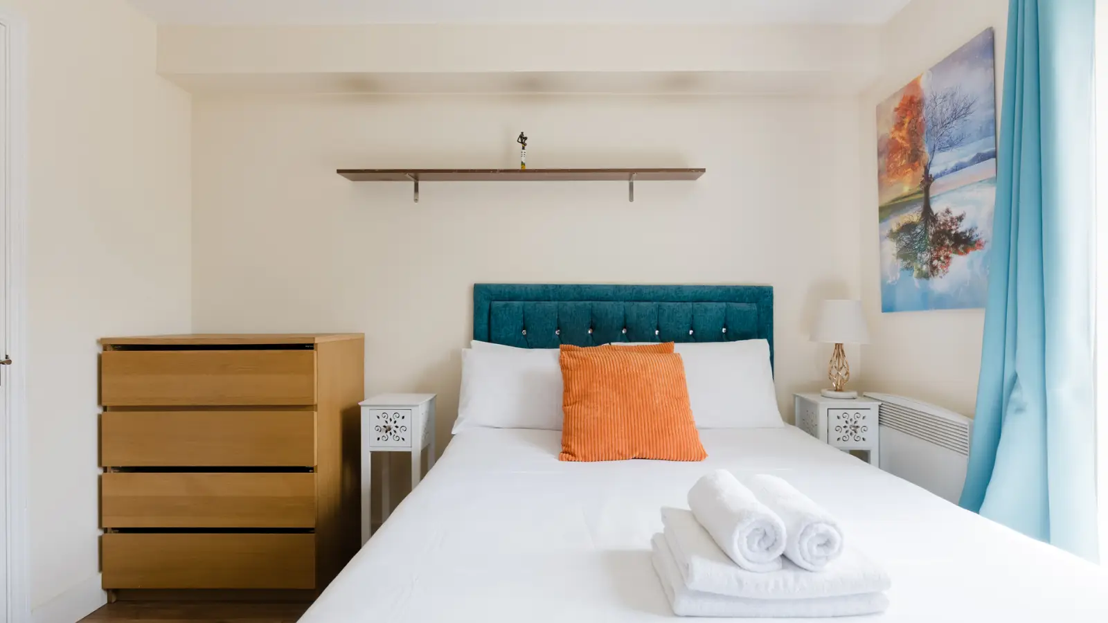 Flat Wheat Sheaf Close in Greater London