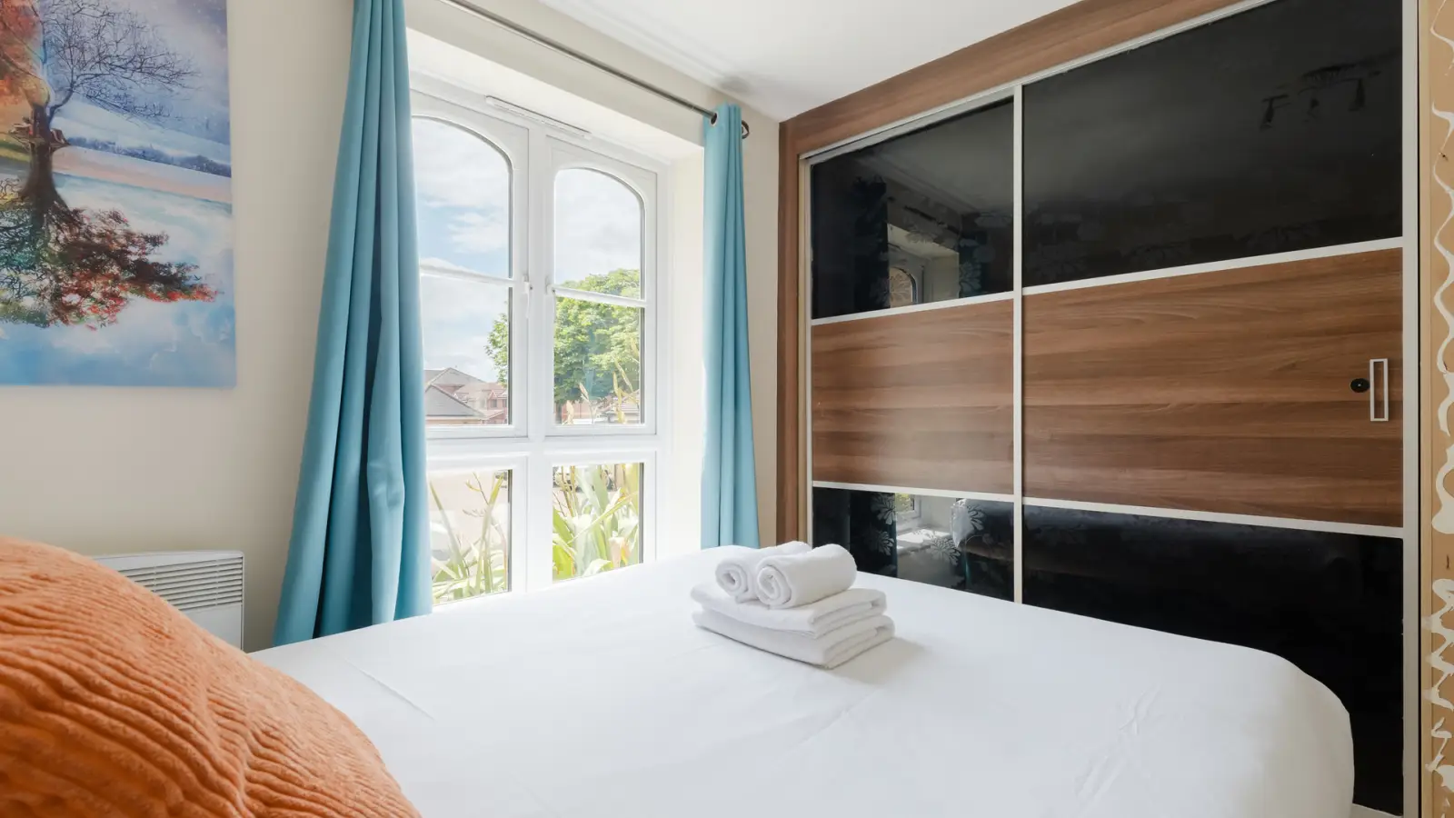Flat Wheat Sheaf Close in Greater London