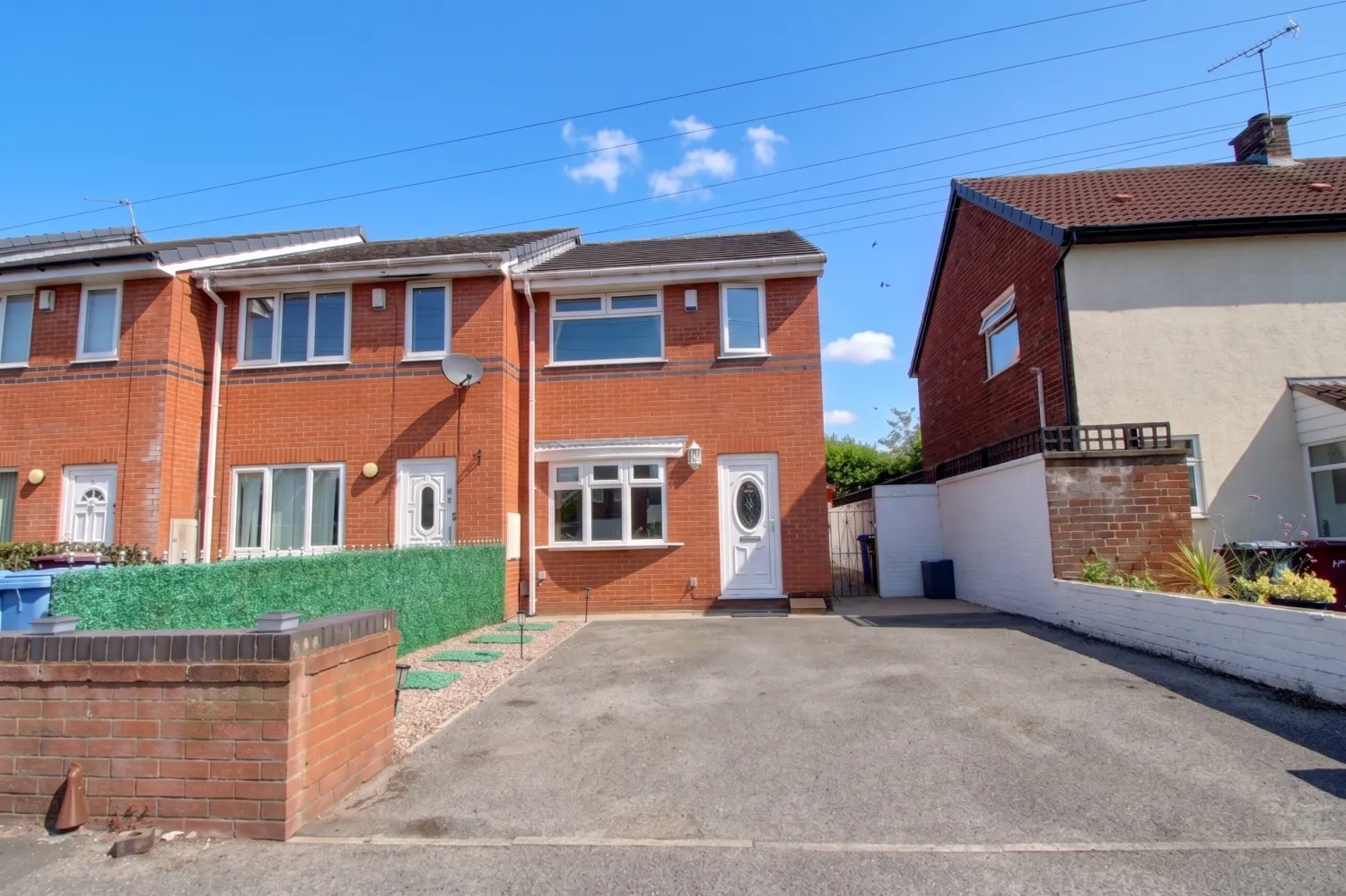 House Antons Close in Halewood