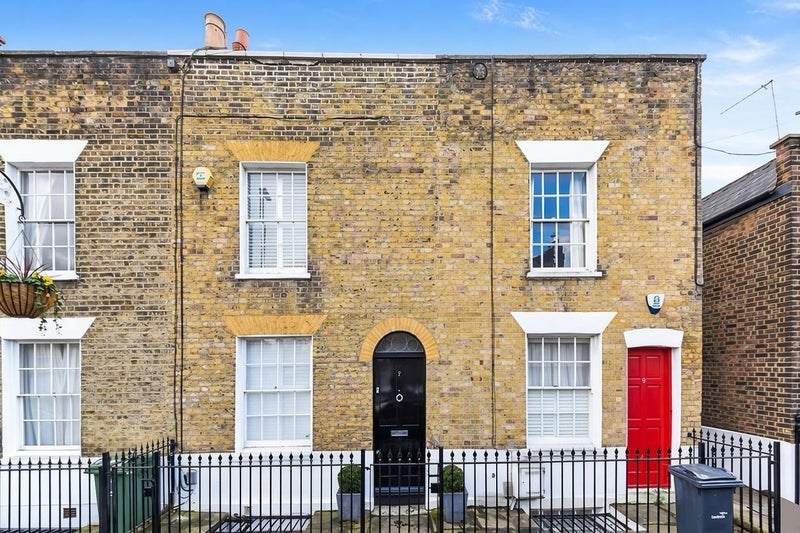 Room Lillieshall Road in Greater London