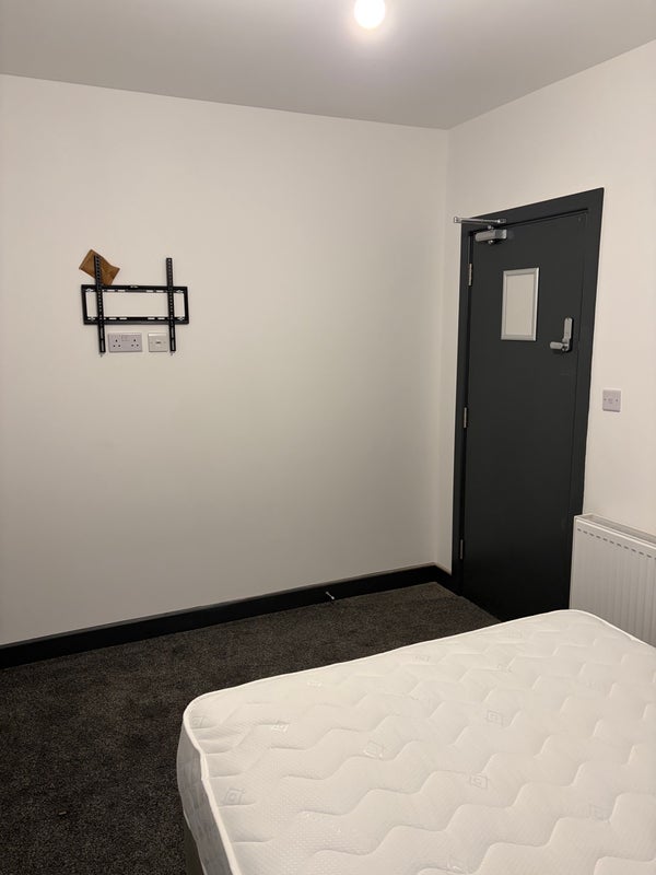 Room Amington Road in Tamworth