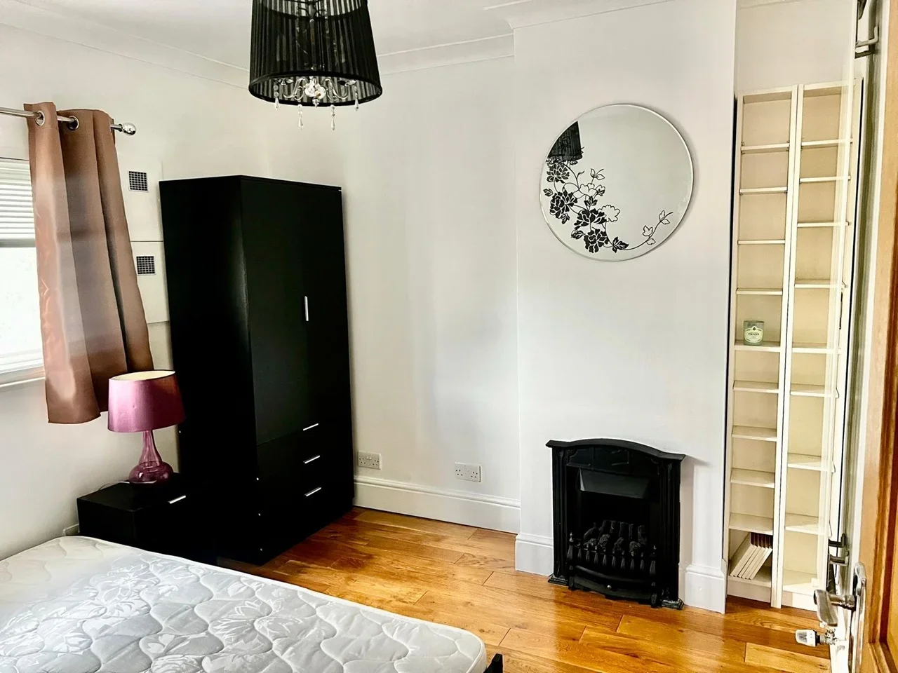 Room Mill Road in Greater London