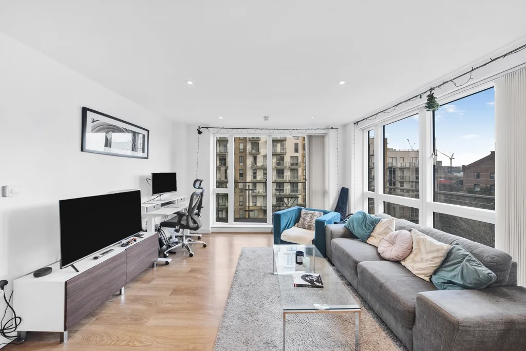 Flat Seven Sea Gardens in Greater London