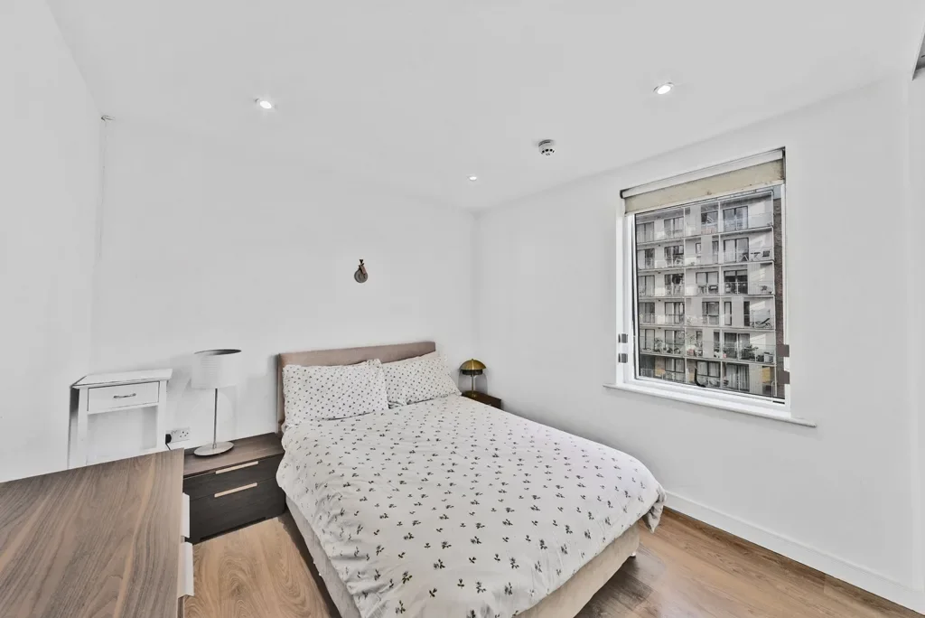 Flat Seven Sea Gardens in Greater London