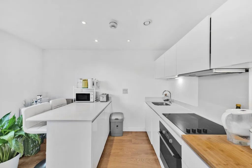 Flat Seven Sea Gardens in Greater London