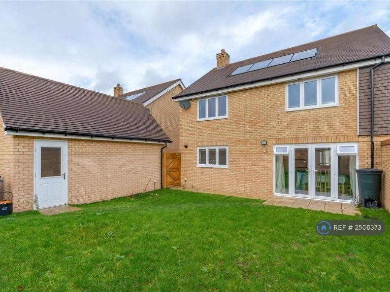 Room Spickets Way in Maidstone