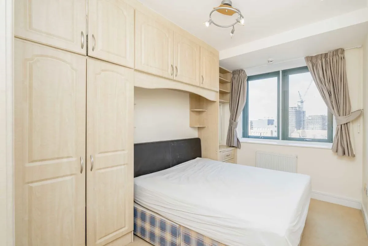 Flat Brunswick Road in Greater London