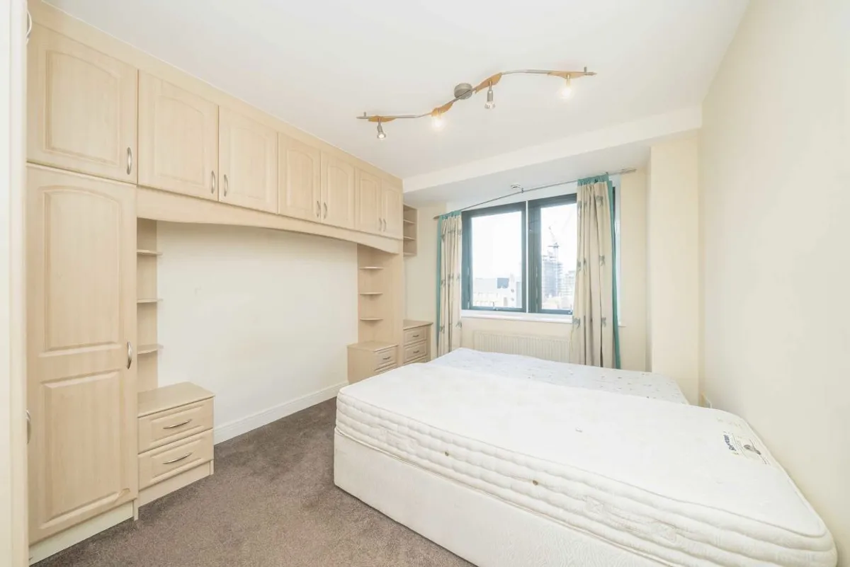 Flat Brunswick Road in Greater London