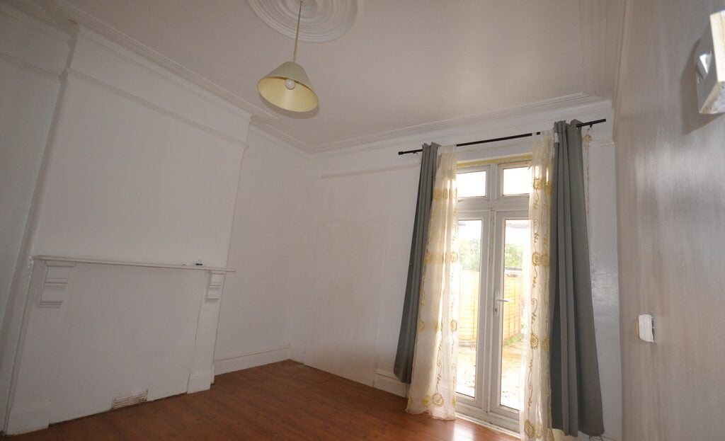 Flat Goodmayes Lane in Greater London