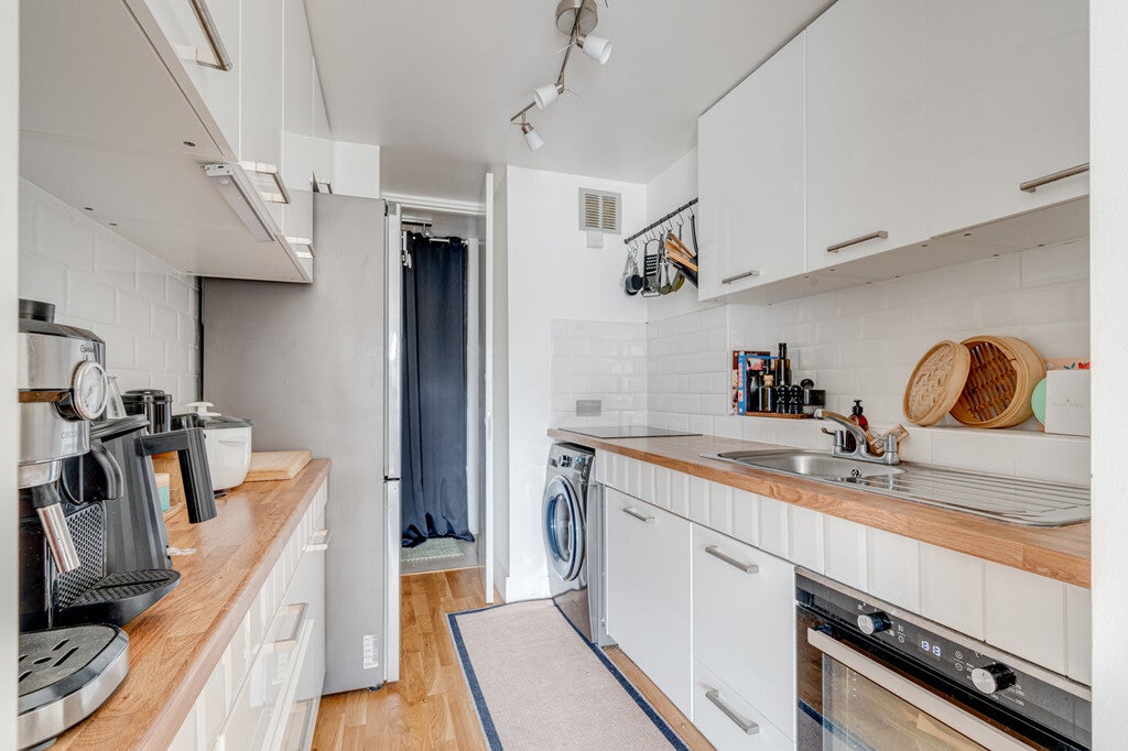 Flat Biddulph Road in City of Westminster
