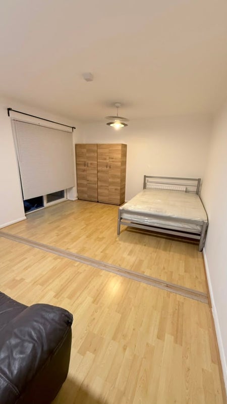 Room Reedham Drive in Greater London