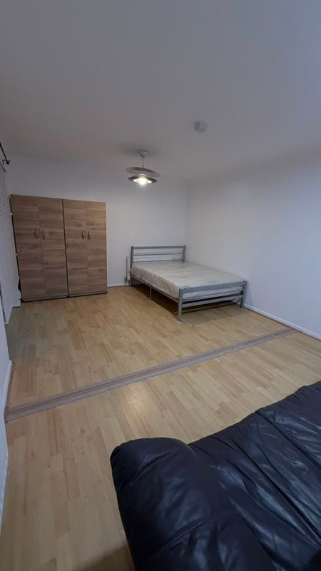 Room Reedham Drive in Greater London