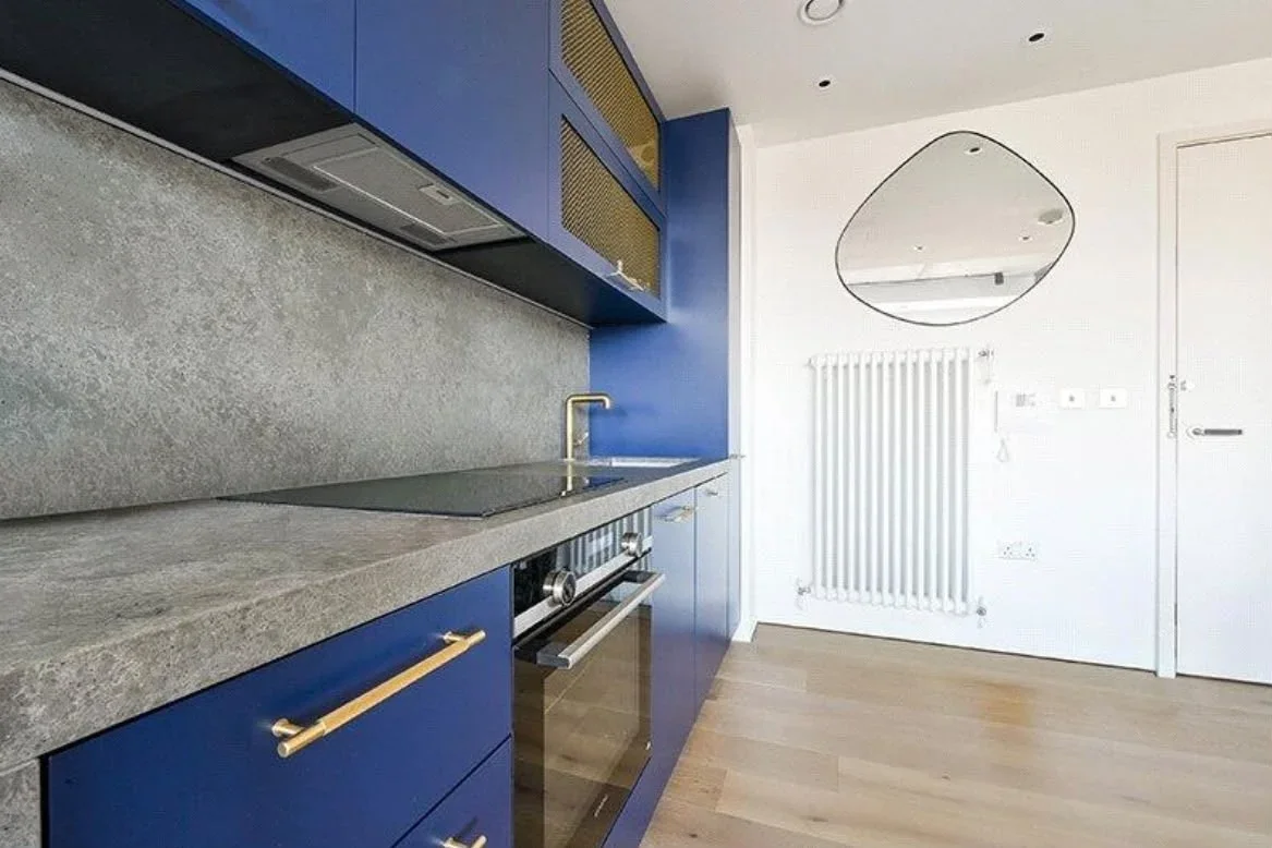 Flat Hercules Slip in Greater London