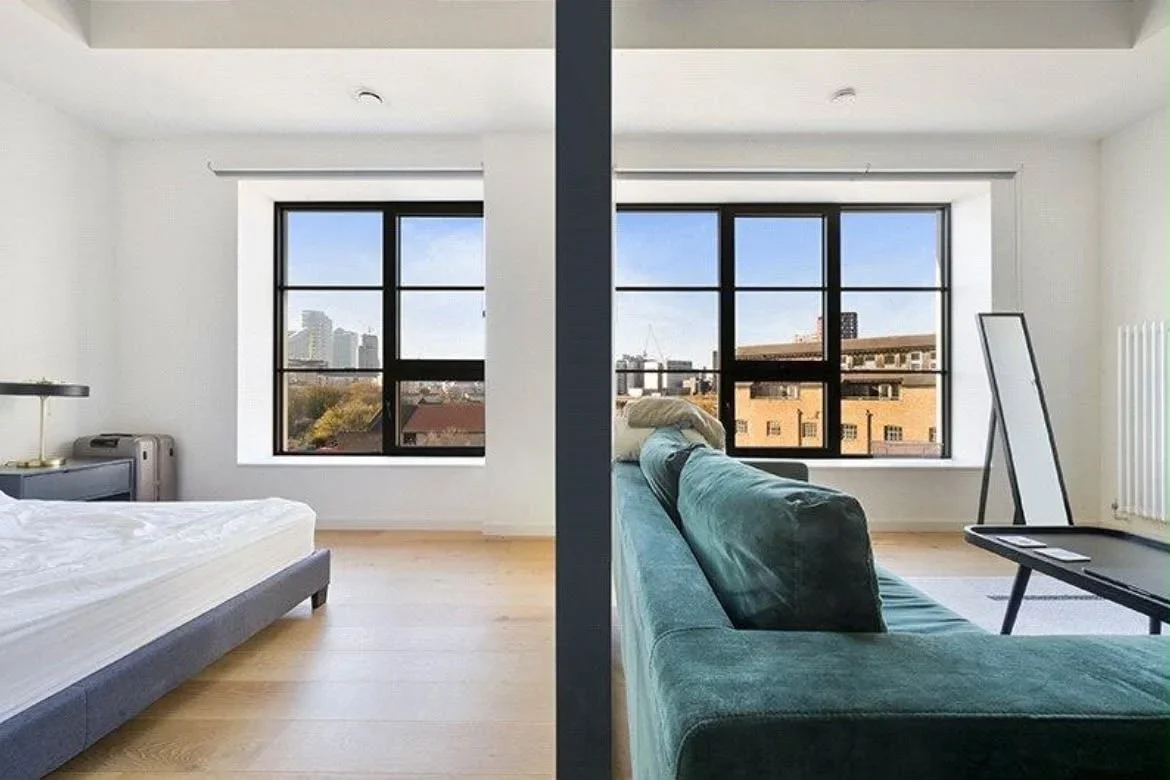 Flat Hercules Slip in Greater London