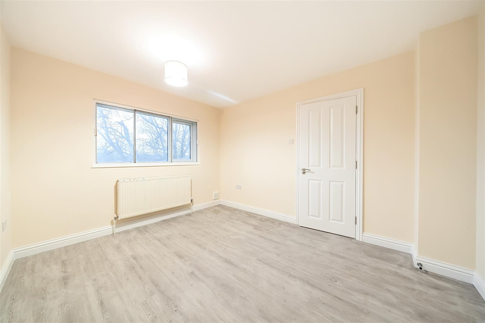 Flat Oakfield Close in Greater London