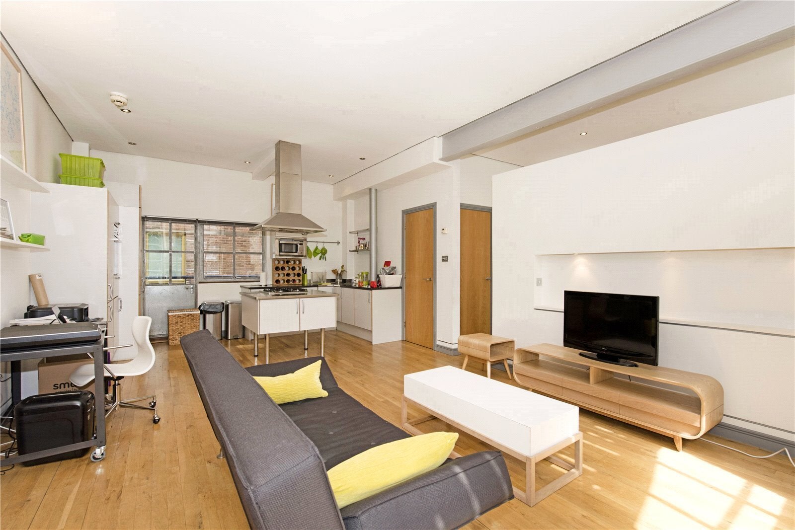 Flat Bastwick Street in Greater London