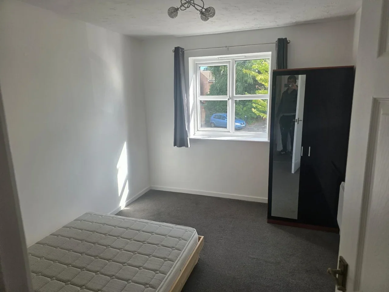 Flat King George's Avenue in Watford