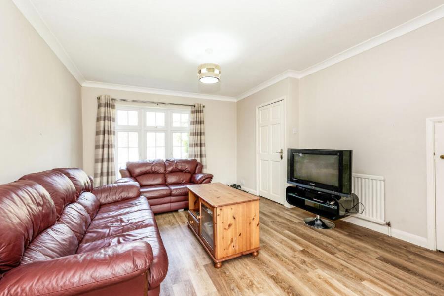 House Oakfields in Guildford