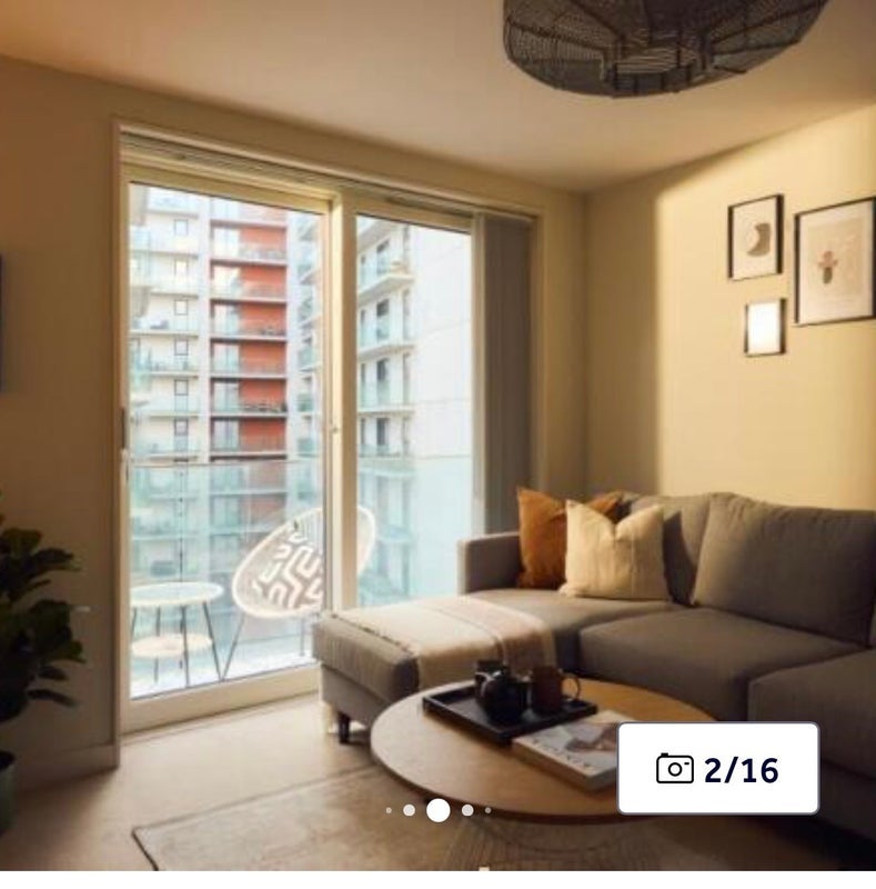 Room Dearmans Place in Salford