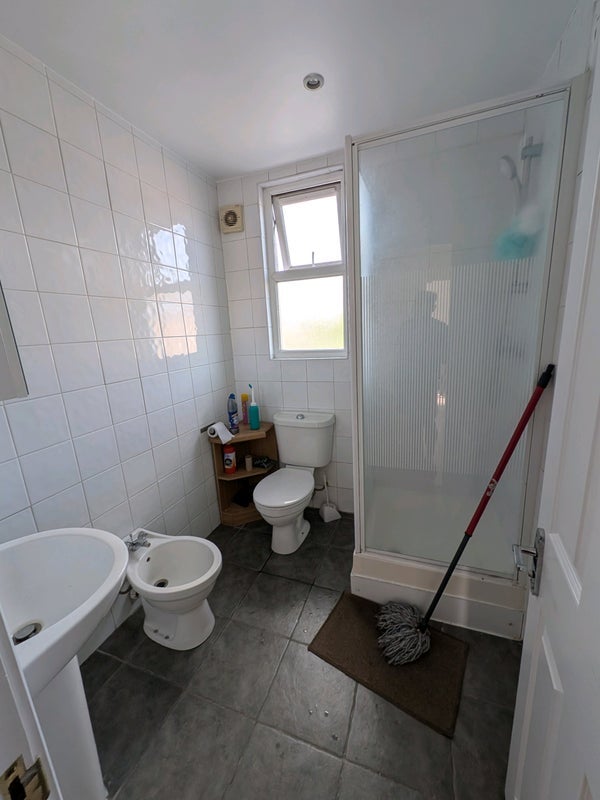 Room Broad Lane in Greater London