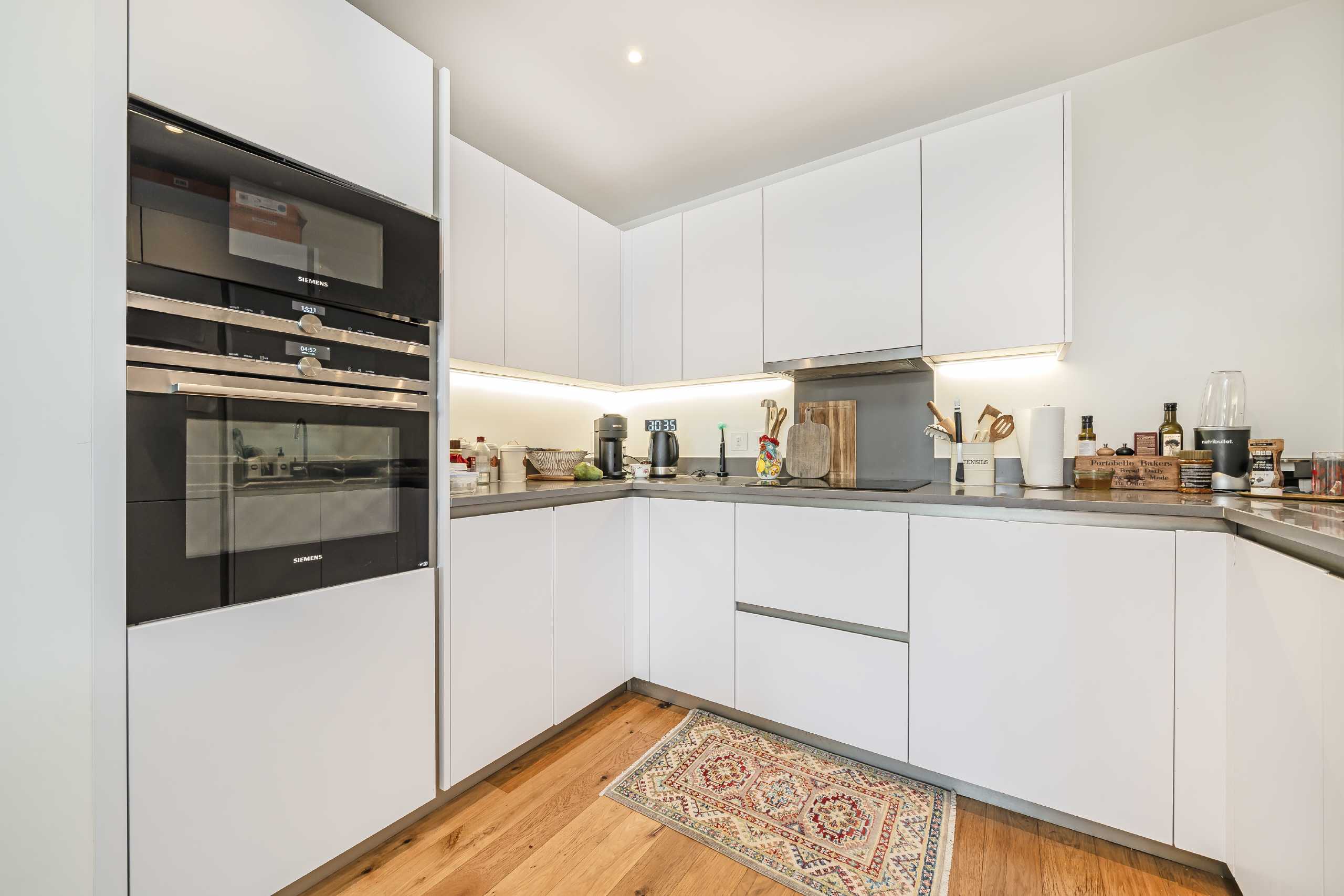 Flat Wornington Road in Greater London