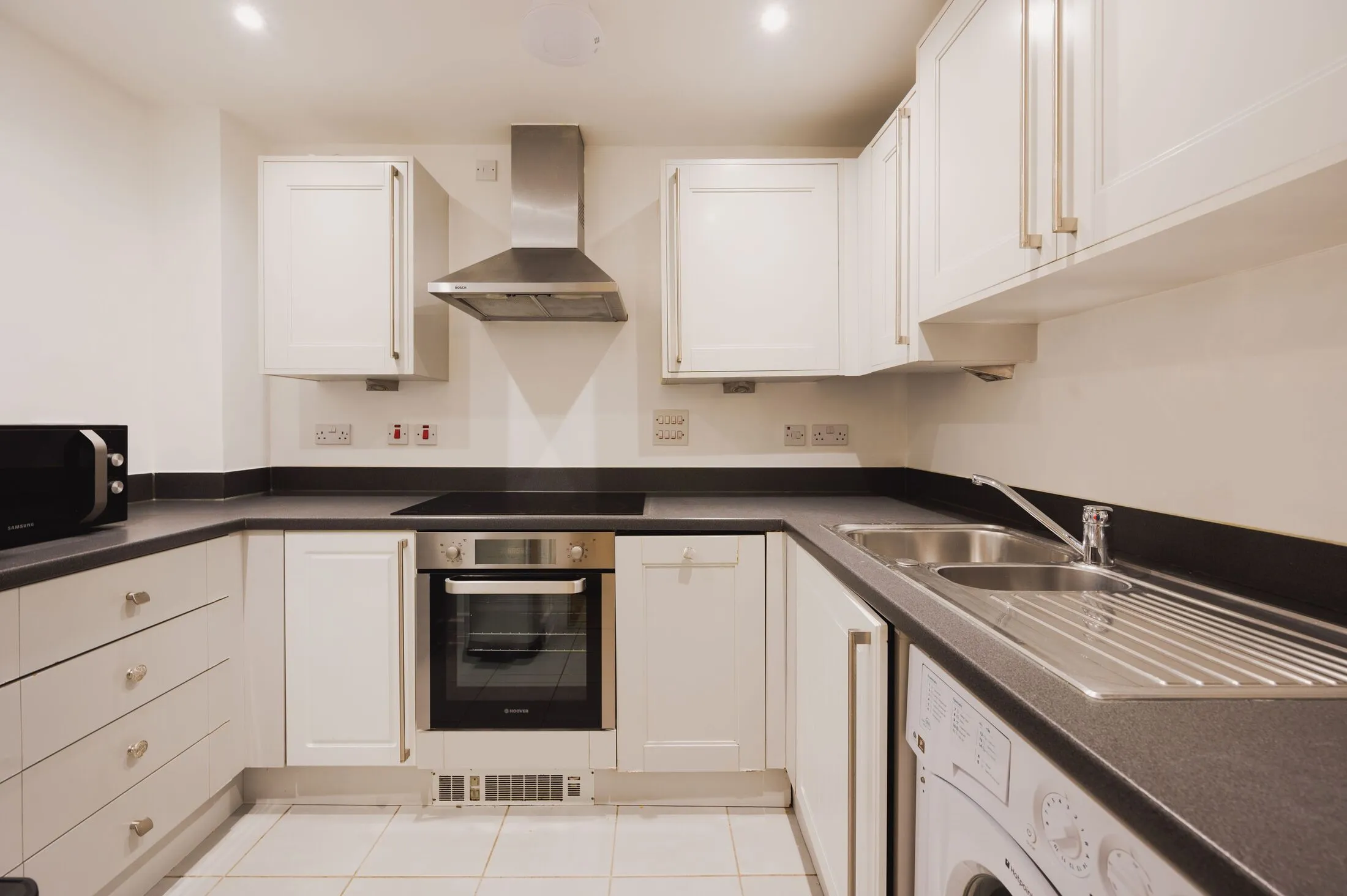 Flat Century Court in Woking