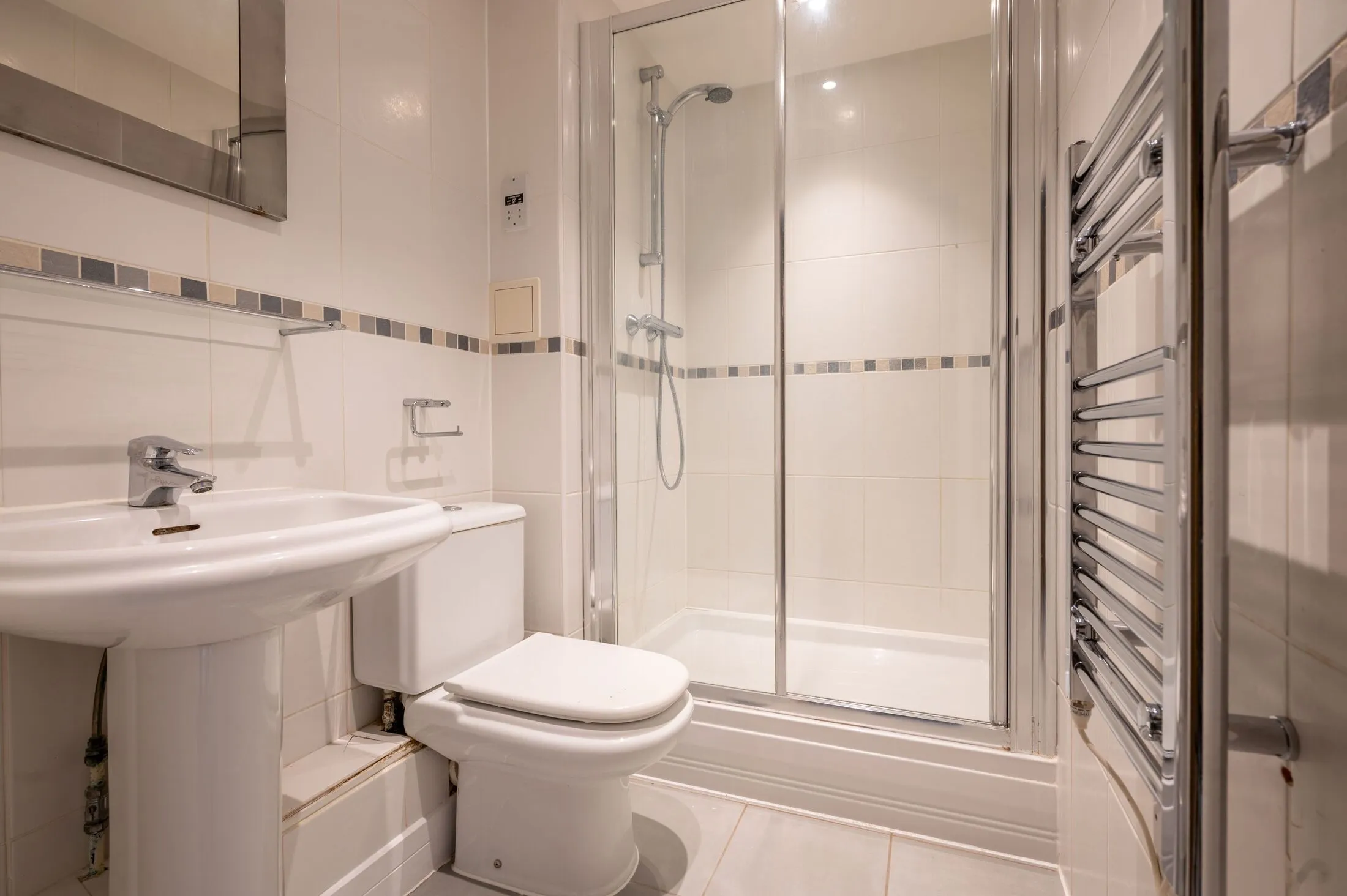 Flat Century Court in Woking