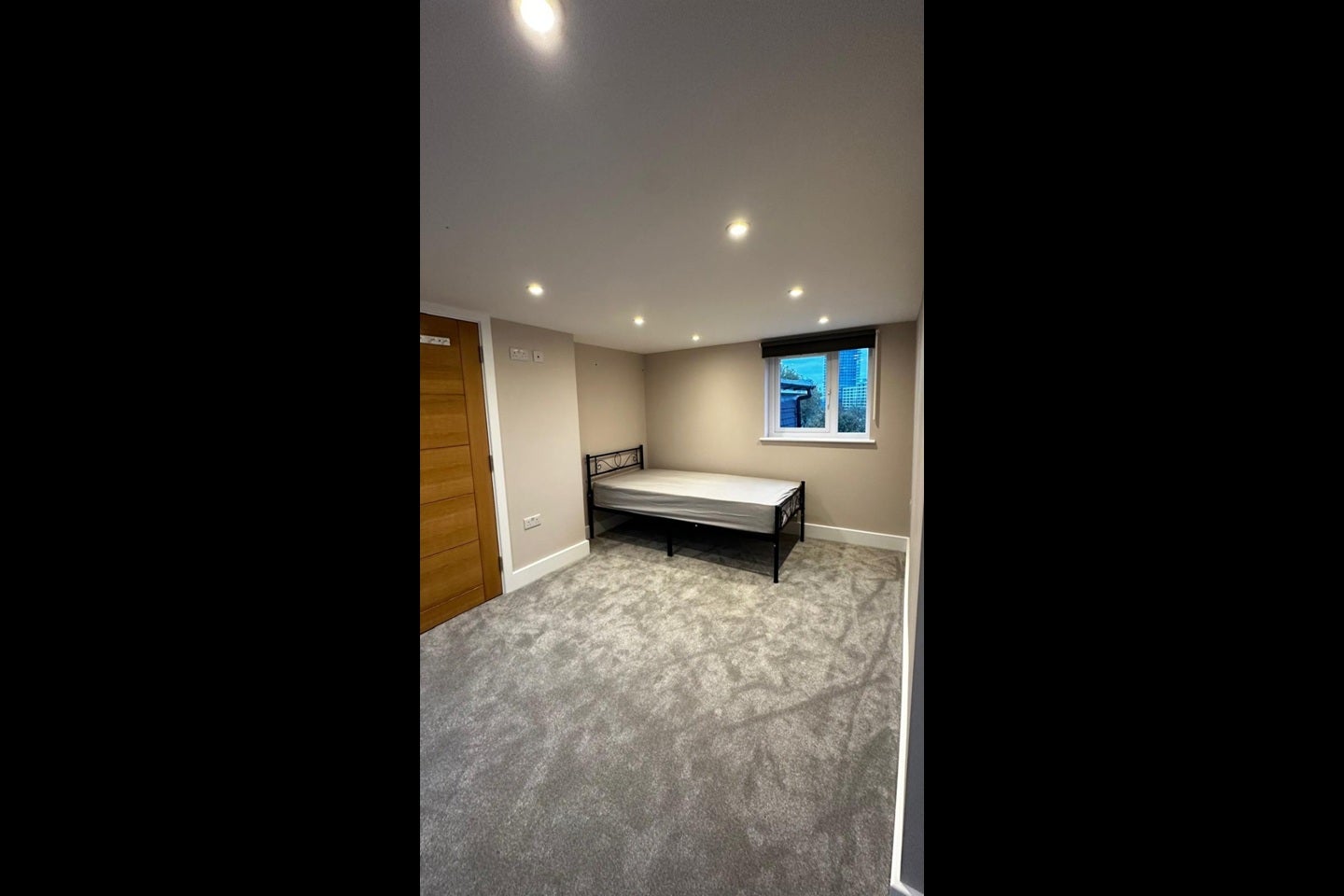 Room Waldo Road in Greater London