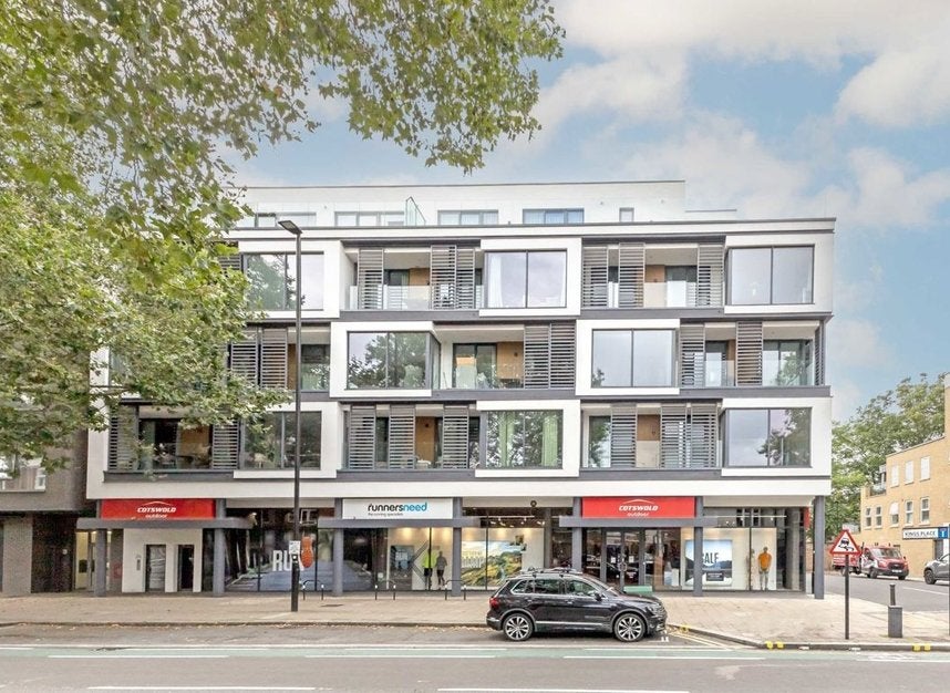 Flat Kings Place in Greater London