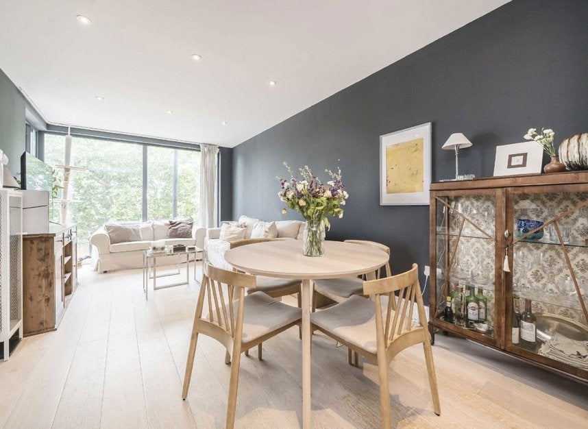 Flat Kings Place in Greater London