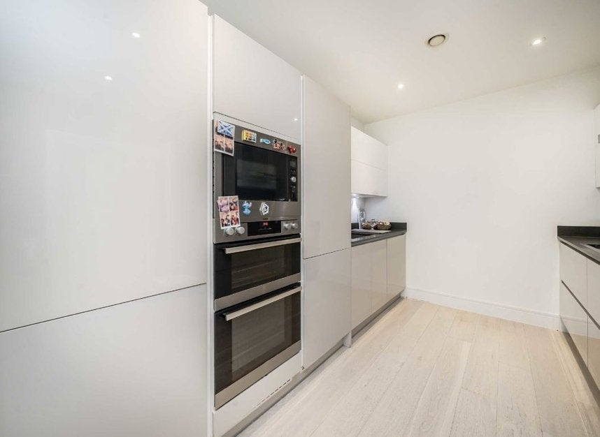 Flat Kings Place in Greater London