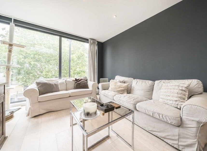 Flat Kings Place in Greater London