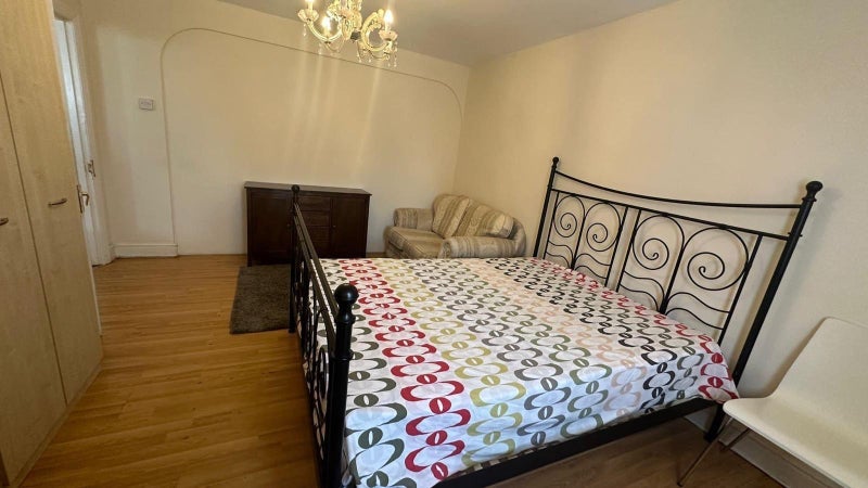 Room Elm Gardens in Greater London