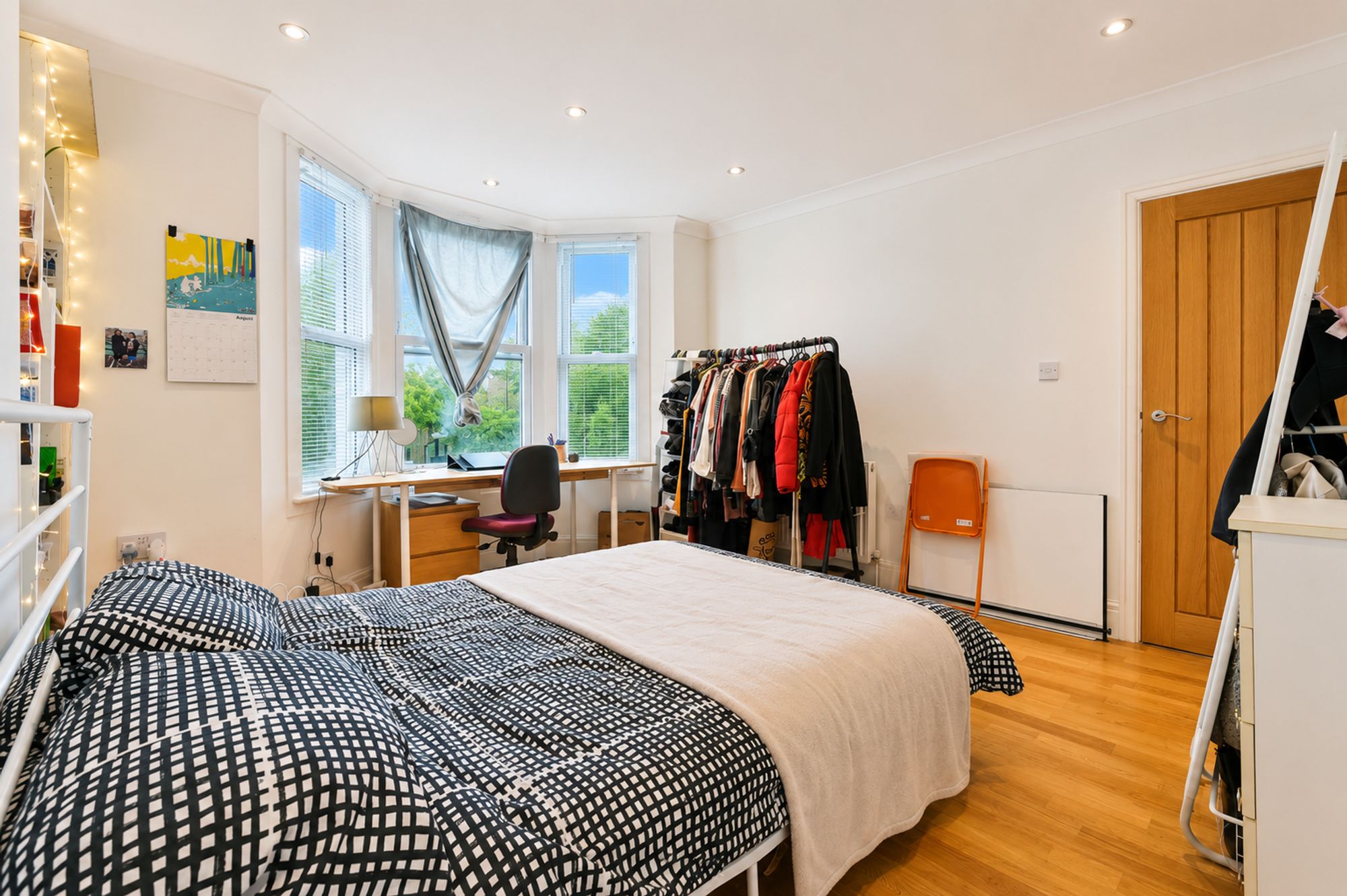 Flat Shooters Hill Road in Greater London