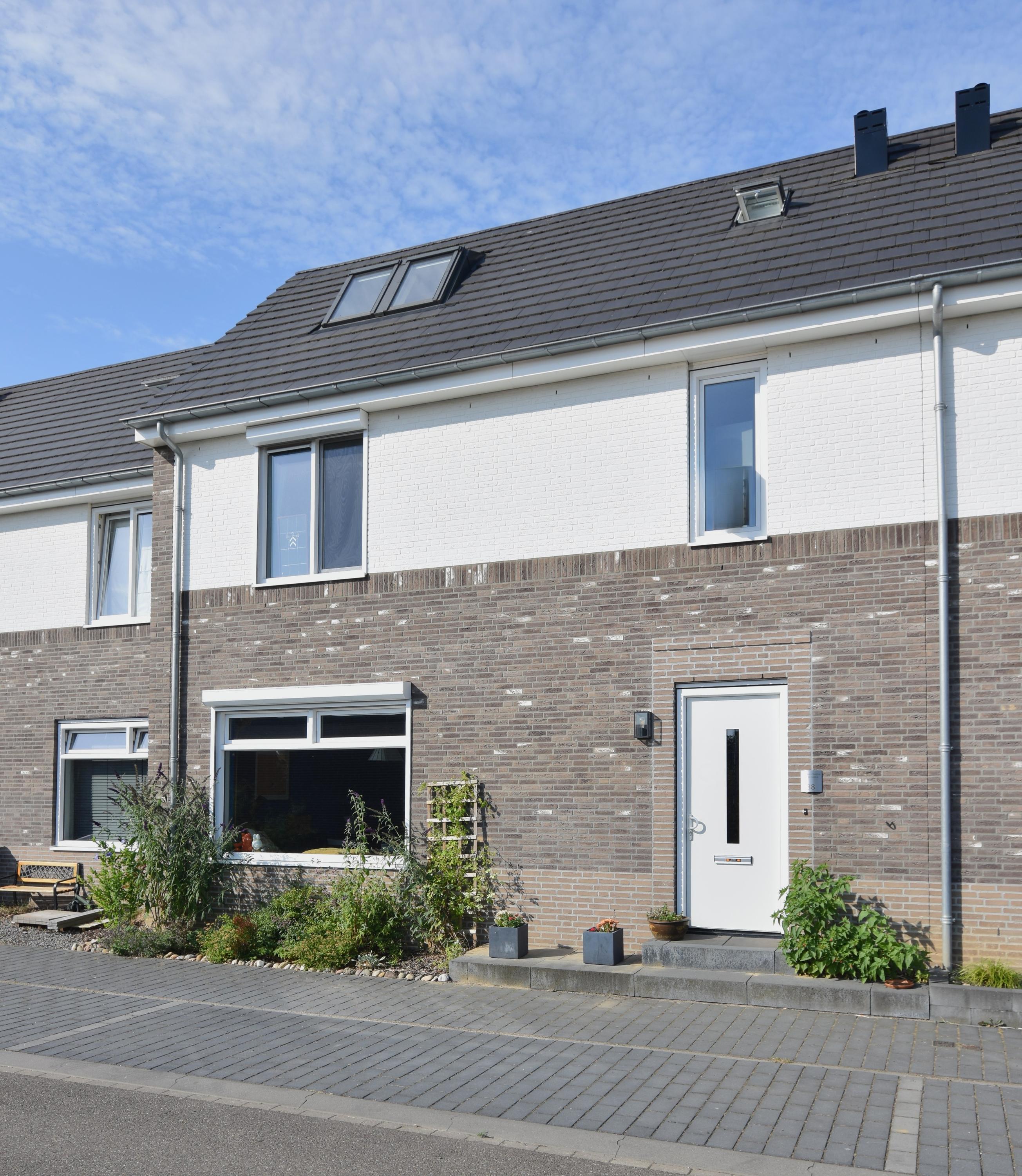 Huis Annie M.G. Schmidt-plantsoen 38 in Heerlen