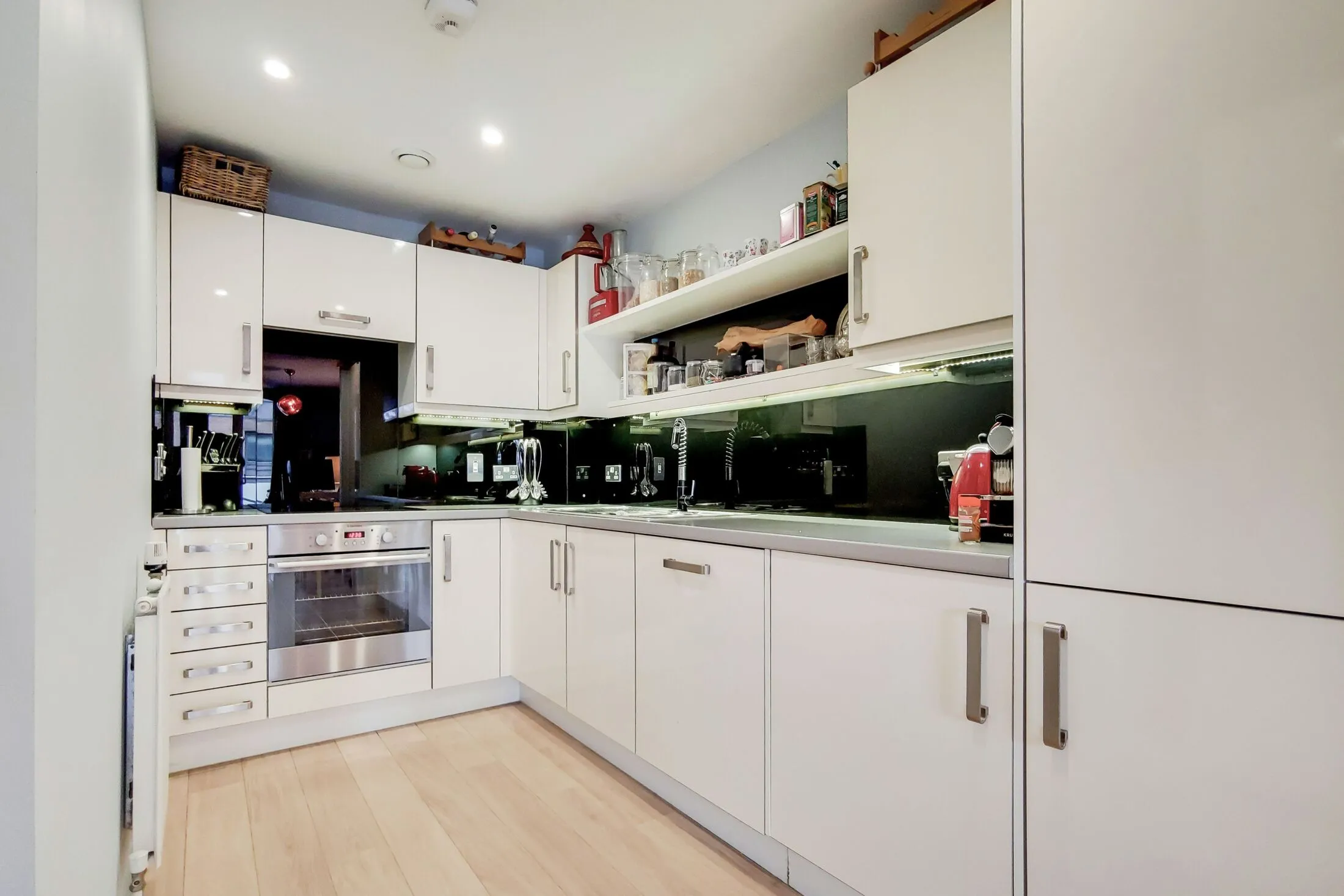 Flat Robsart Street in Greater London