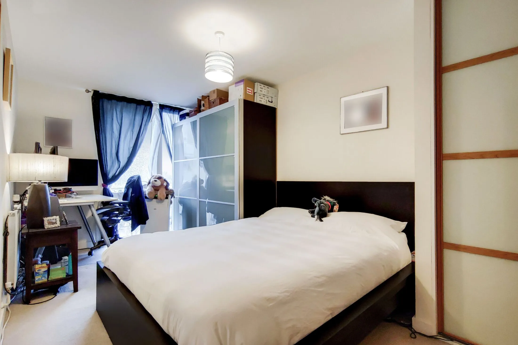 Flat Robsart Street in Greater London