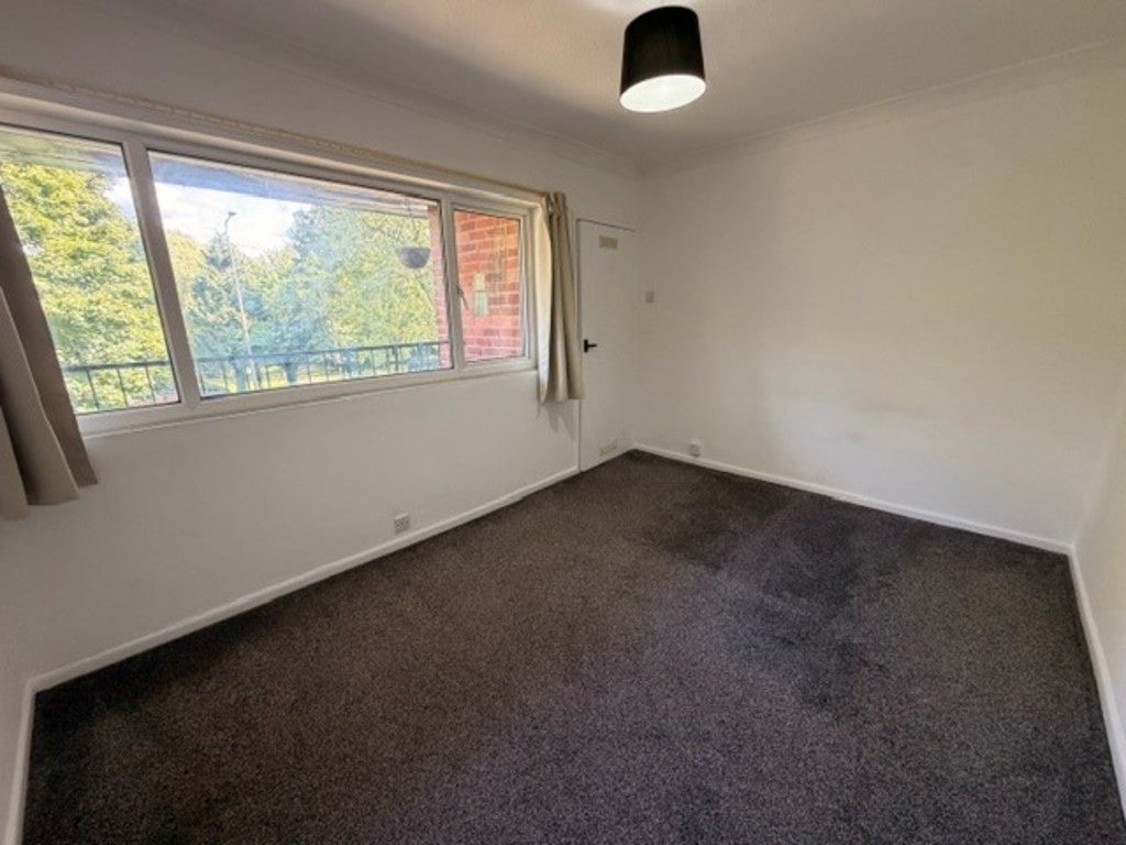 Flat Brookside Road in Preston