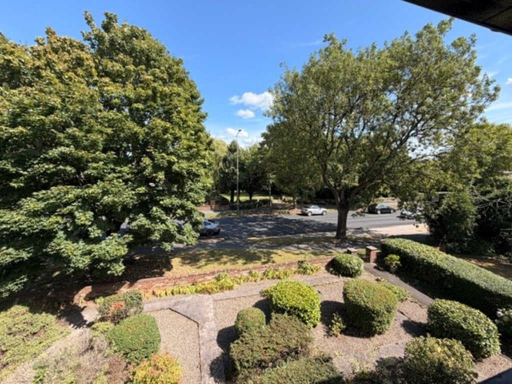 Flat Brookside Road in Preston