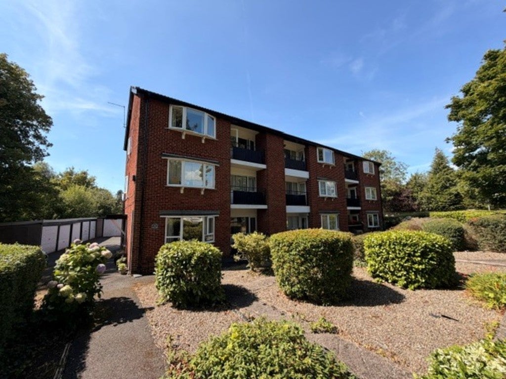 Flat Brookside Road in Preston