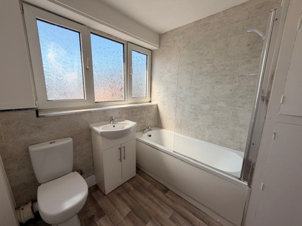 Flat Brookside Road in Preston