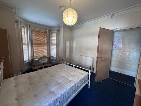 Room Maples Street in Nottingham