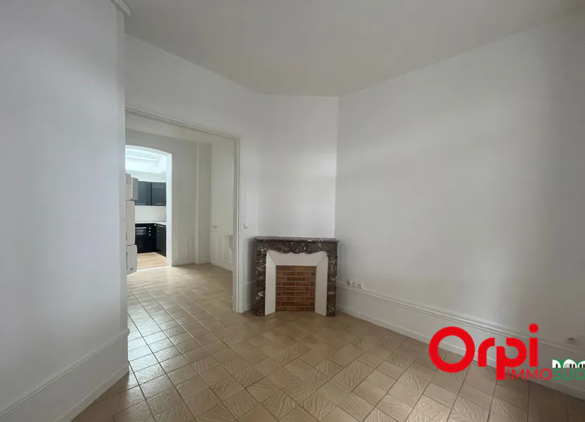 Flat Rue Louis Antoine de Saint-Just in Amiens
