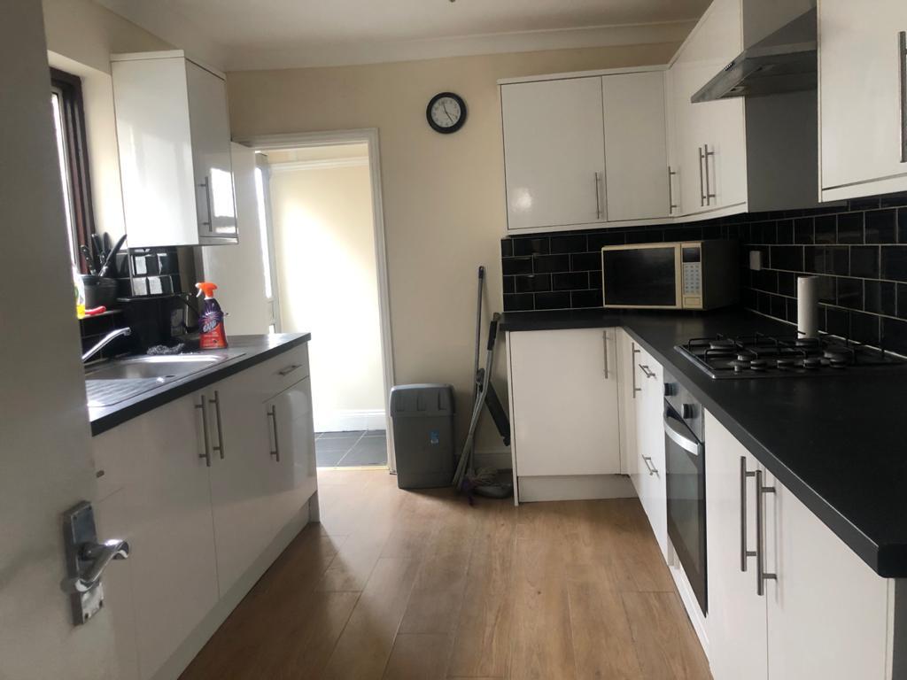 Room Goodall Road in Greater London