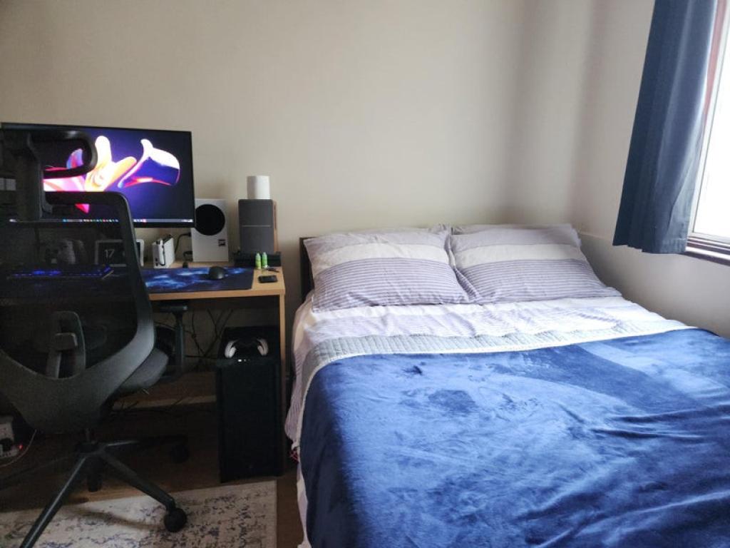 Room Goodall Road in Greater London