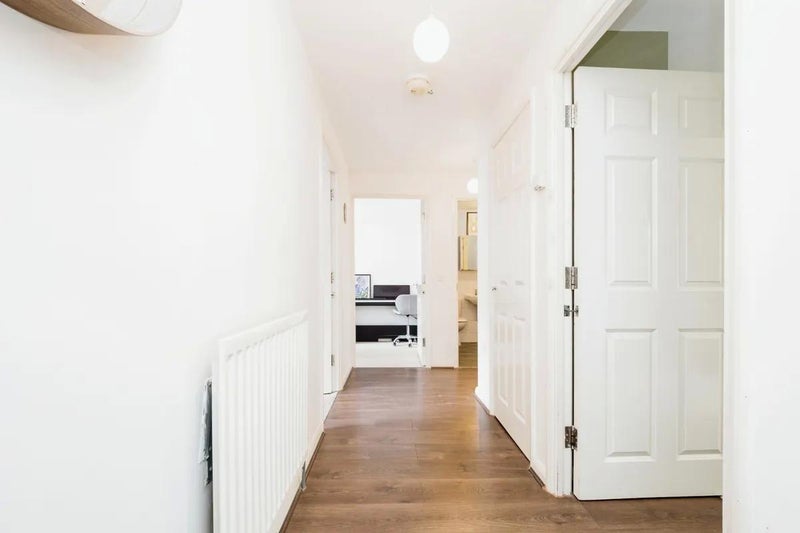 Room Albatross Close in Greater London